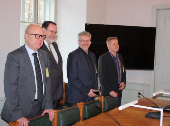 Marko Mihkelson kohtus Soome kõrgemate riigikaitsekursuste vilistlastega